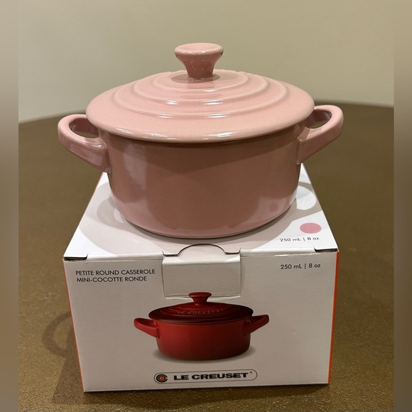 Le Creuset Shell Pink Stoneware Mini Cocotte Petite Casseroles 8oz NIB - Picture 1 of 10